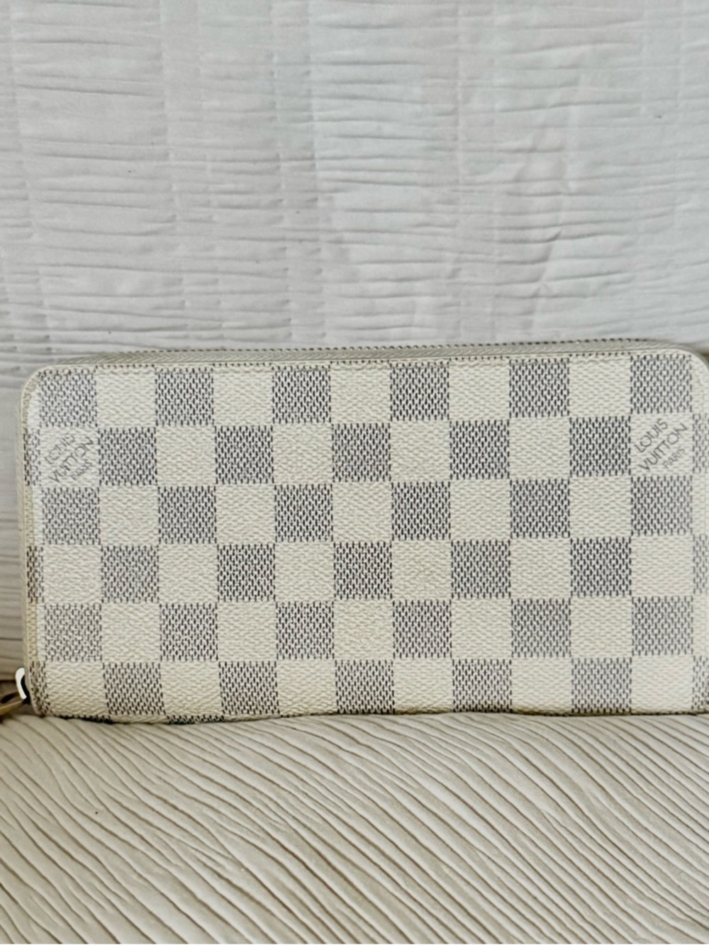 Louis Vuitton Authentic Damier Azur Zippy Wallet